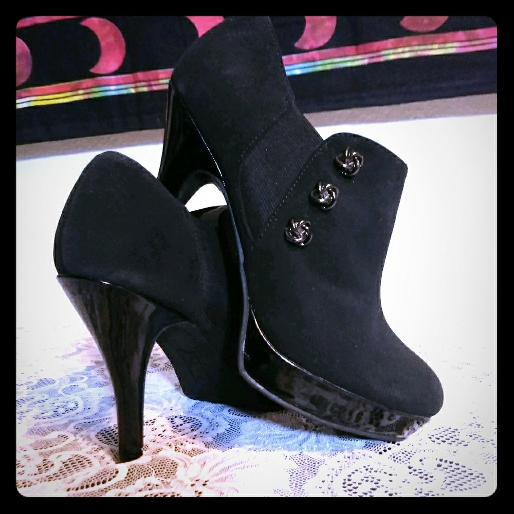 Unlisted by Kenneth Cole Heeled Booties